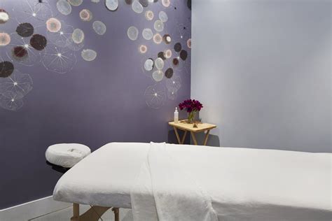 Welcome to Willow Health therapy rooms in Guildford, Surrey. . Massage room for rent hourly